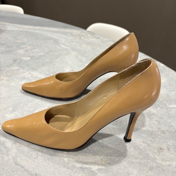 STUART WEITZMAN WOMENS CAMEL PUMP - Picture 11 of 16